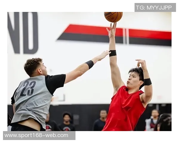 杨瀚森在拓媒谈中被指三分球不稳低位进攻能力待提升 杨瀚森在拓媒谈中被指三分球不稳低位进攻能力待提升