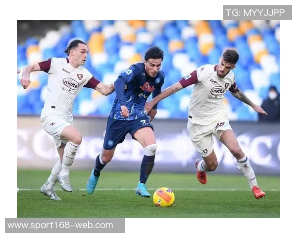 法兰克福正式签约21岁霍芬海姆边锋埃奇古亚布合同有效至2031年6月 法兰克福正式签约21岁霍芬海姆边锋埃奇古亚布合同有效至2031年6月