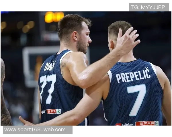 东契奇谈比赛感受艾顿表现出色斯玛特助攻全队表现提升 东契奇谈比赛感受艾顿表现出色斯玛特助攻全队表现提升