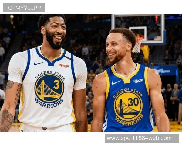 张佳玮分析库里战术变化先喂饱内线再展现外线威力